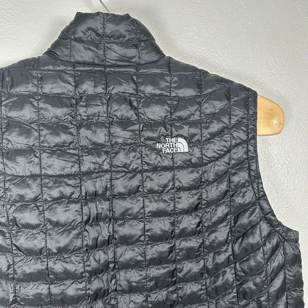 The North Face ThermoBall Trekker Vest Sz XXL Black Logo Gorpcore Logo NF0A3LHD